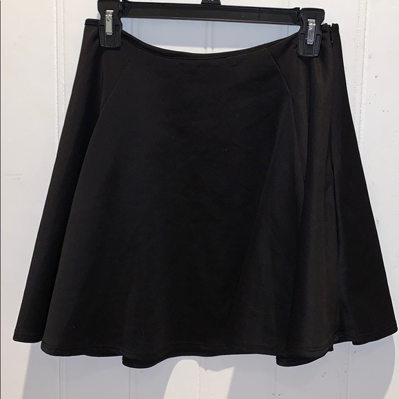 Tobi Dresses & Skirts - Tobi NWT black circle skirt